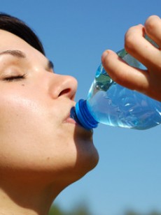 10-boissons-drainantes-au-banc-d-essai